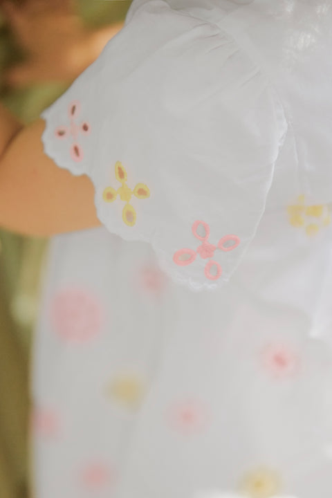 Ensemble court - Blanc broderie fleurie ajourée - Image principale