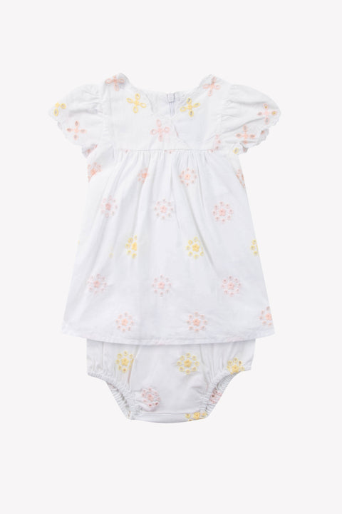 Ensemble court - Blanc broderie fleurie ajourée - Image principale