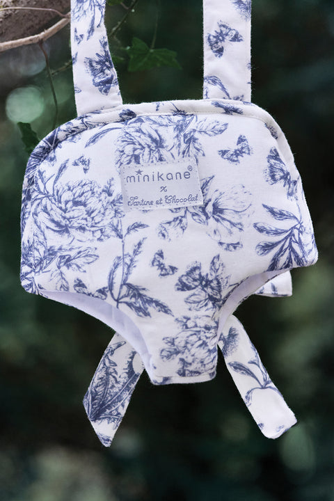 Porte Poupon - Minikane x Tartine et Chocolat Toile de Jouy bleu - Image principale