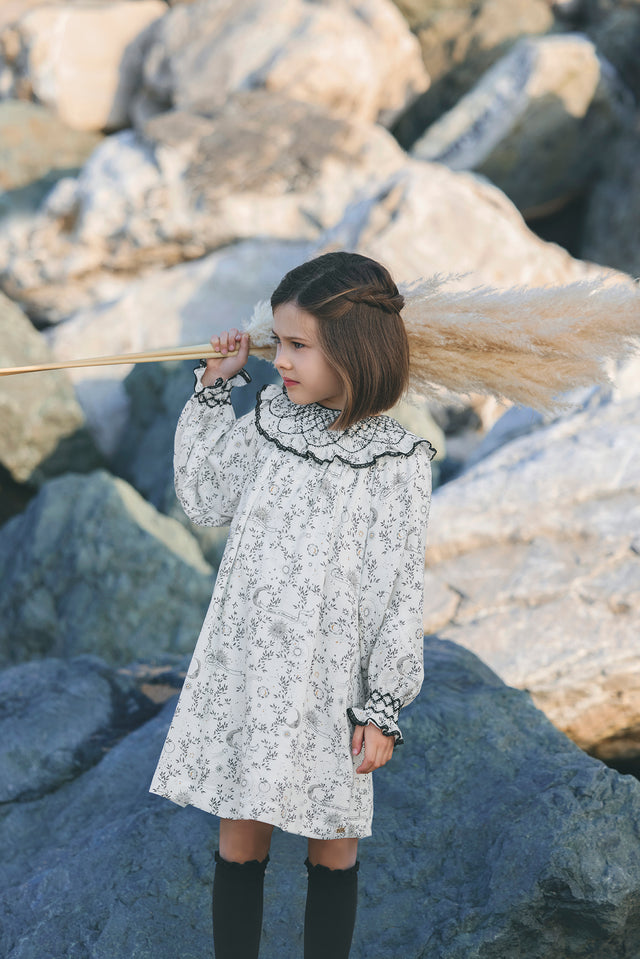 Robe - Ecru broderies - Image principale