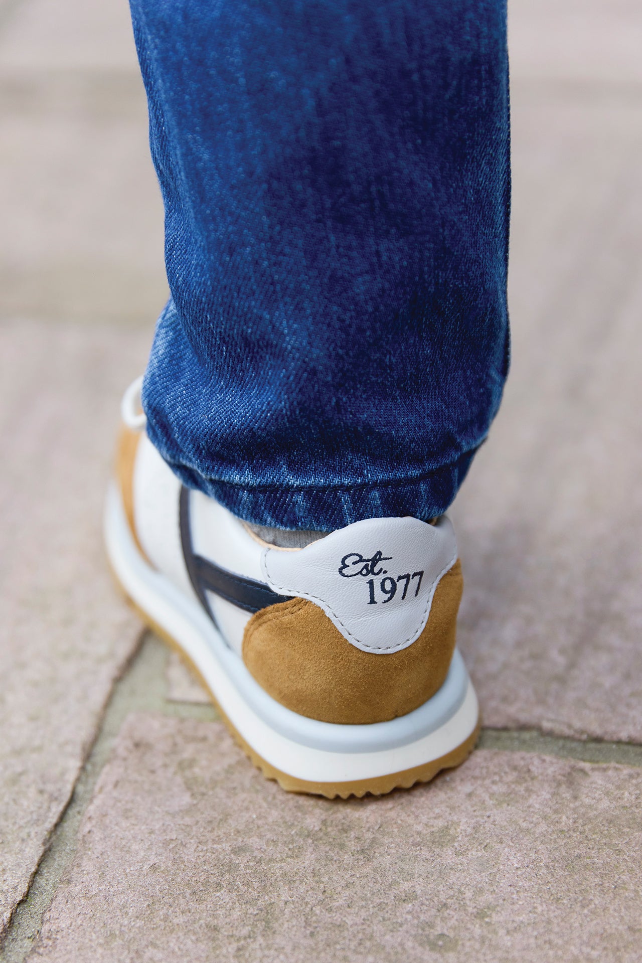 Sneakers - leather brown