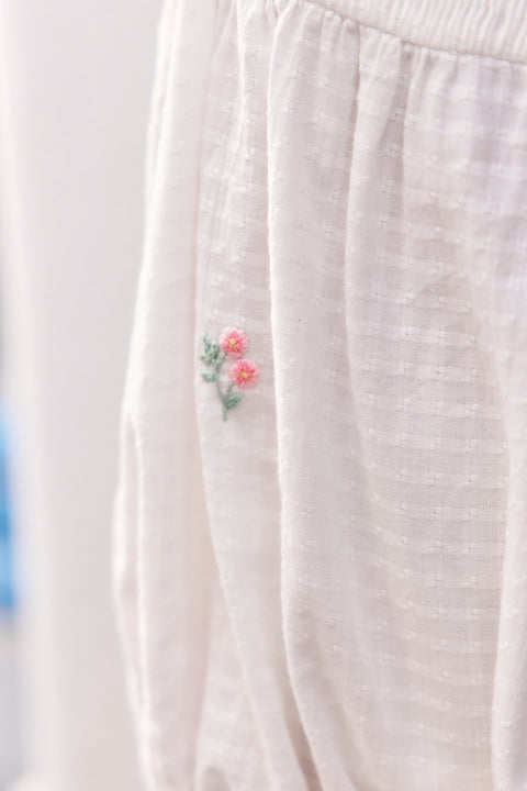 Completo breve - Bianco Ricamo fiori - Image principale