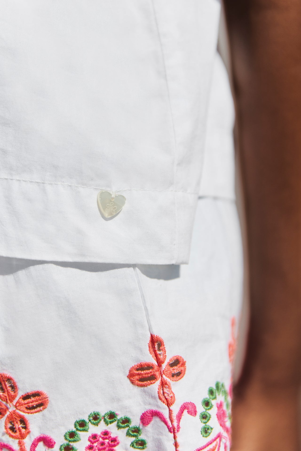 Insiemi breve - Bianco Ricamo svolta