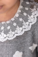 Body - Ecru cotton Ruffled collar Scalloped