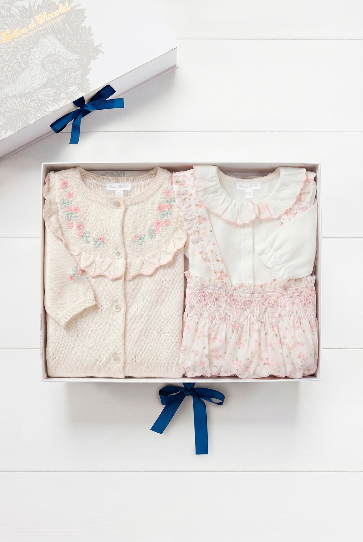 Box - Nacimiento trajes florales