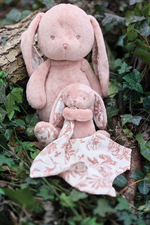 Augustin le Lapin - Doudou imprimé inspiration Toile de Jouy rose - Image principale