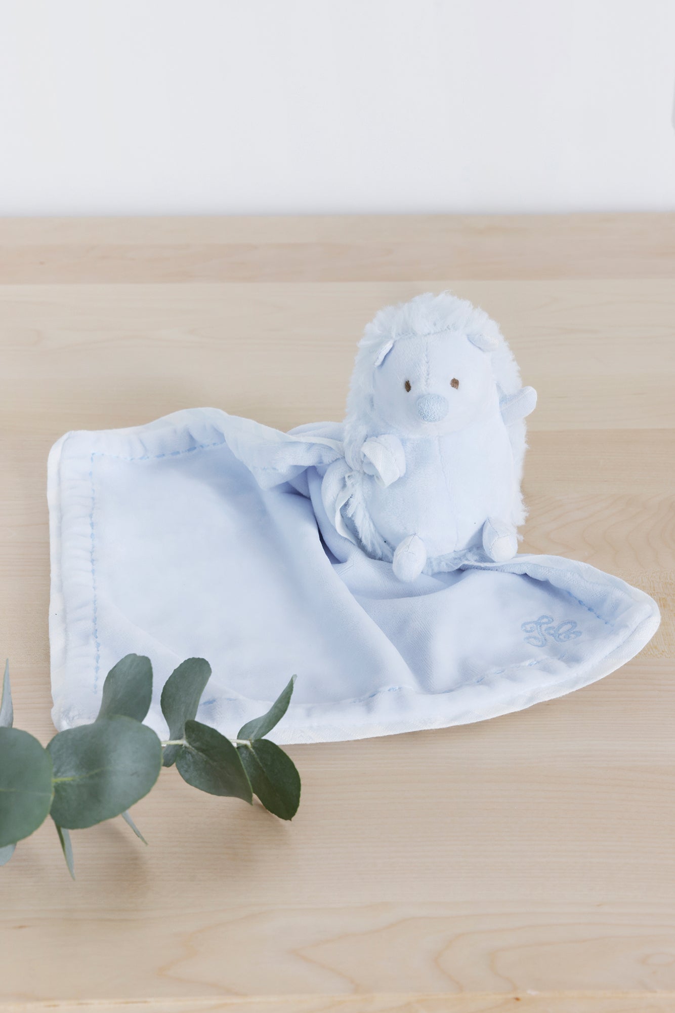Doudou Peluche Tartine et Chocolat Herisson Blanc et Bleu 15 cm tbé Doudou Peluche Tartine et Chocolat Herisson Blanc et Bleu 15 cm tbé