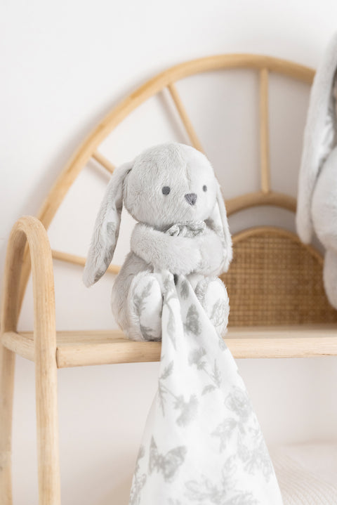 Augustin le Lapin - Doudou imprimé inspiration Toile de Jouy gris - Image principale