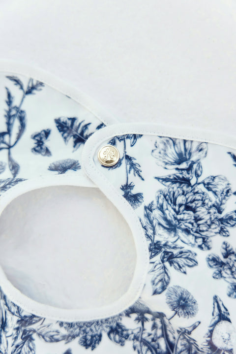 Bavoir toile enduite - Imprimé inspiration Toile de Jouy bleu - Image principale