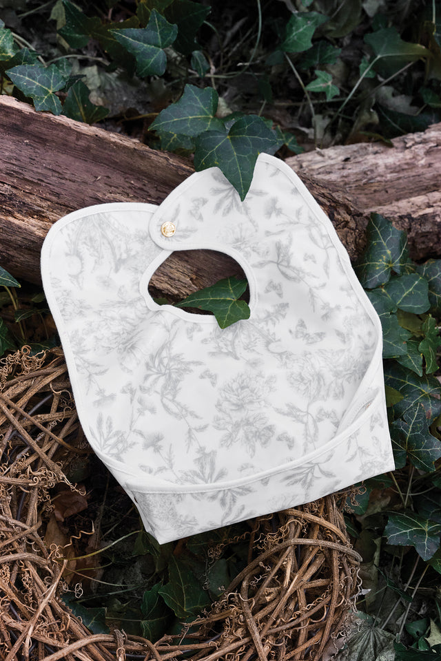 Bavoir toile enduite - Imprimé inspiration Toile de Jouy gris - Image principale