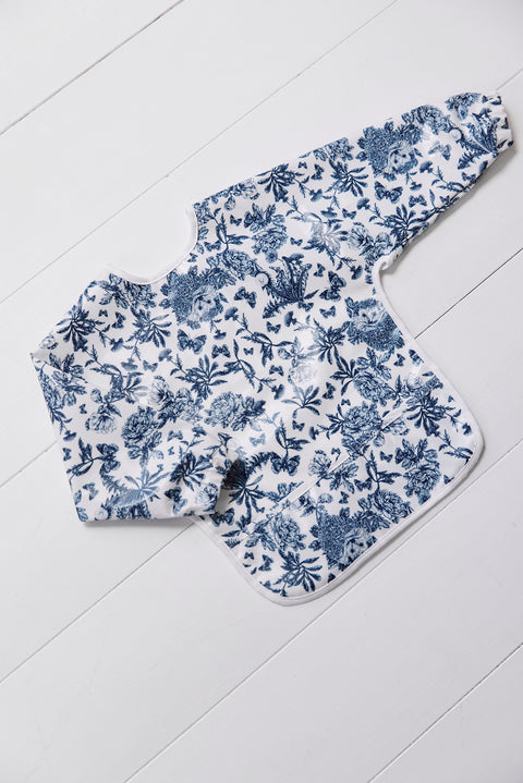 Bavoir à manches toile enduite - Imprimé inspiration Toile de Jouy bleu - Image principale