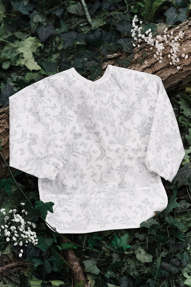 Bavoir à manches toile enduite - Imprimé inspiration Toile de Jouy gris - Image principale