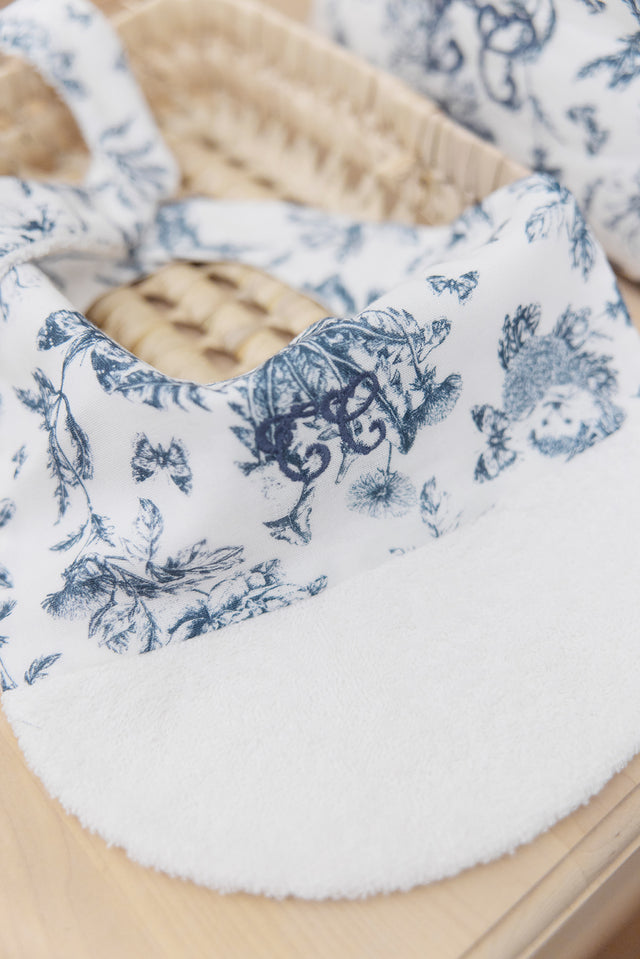 Bavoir - Imprimé inspiration toile de jouy bleu T2 - Image principale