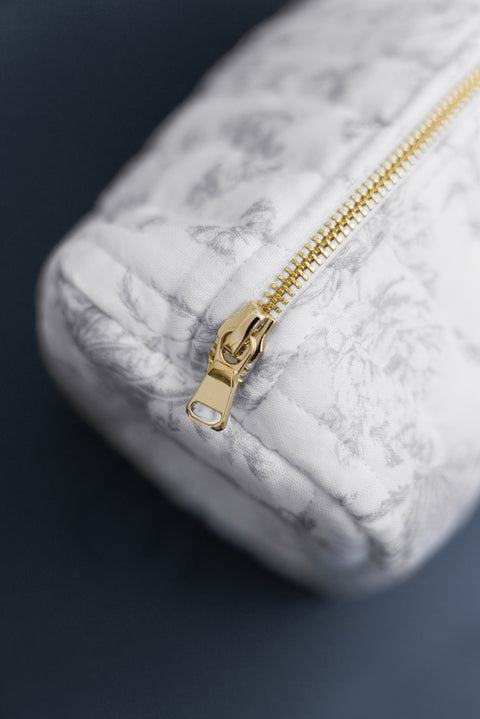 Trousse de toilette - Imprimé inspiration toile de jouy gris - Image principale