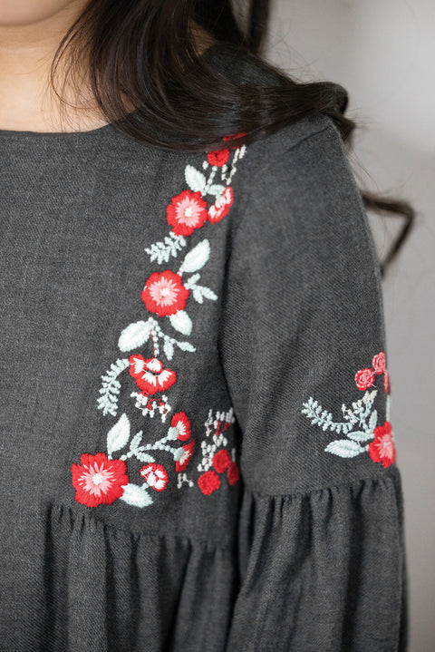 Robe - Gris broderie fleurie - Image principale