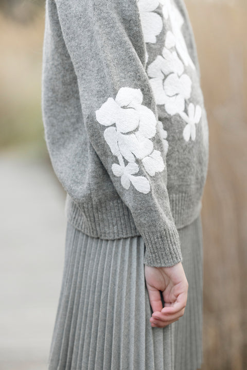 Pull - Gris broderie fleurie - Image principale