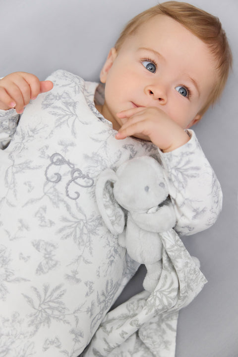 Augustin le Lapin - Doudou imprimé inspiration Toile de Jouy gris - Image principale