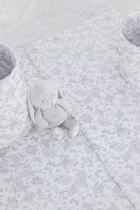 Tapis de vie toile de jouy gris - Mèzamé x Tartine et Chocolat - Image principale