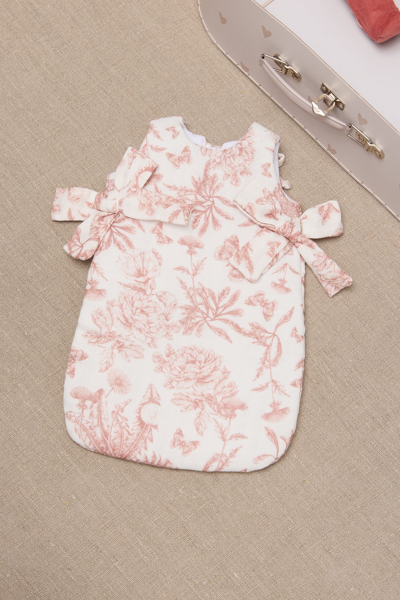 Valigia Clarisse - Minikane x Tartine et Chocolat Toile de Jouy Rosa