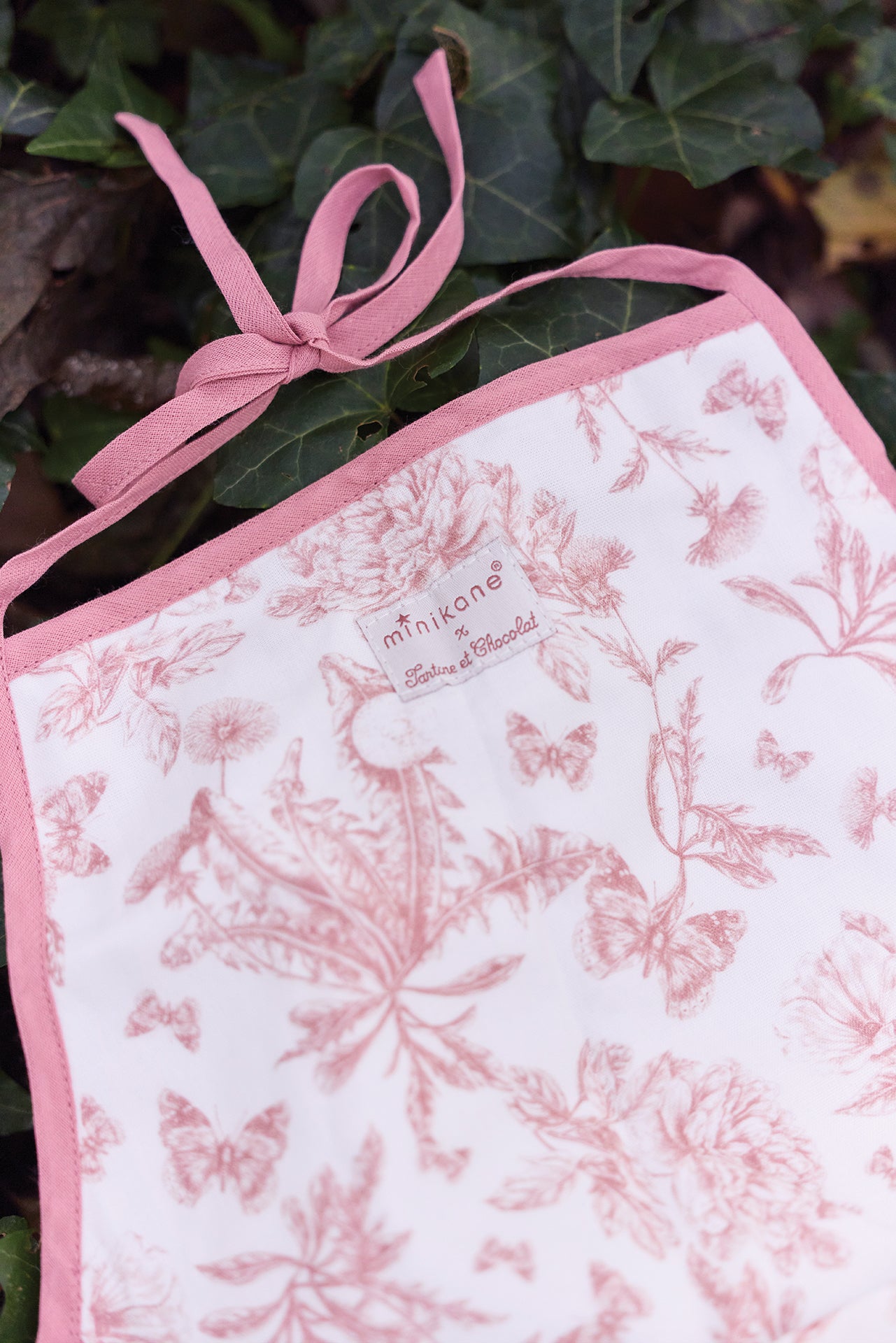 Schürzen- und Topflappen-Set – Minikane x Tartine et Chocolat gedruckt Toile de Jouy Rosa