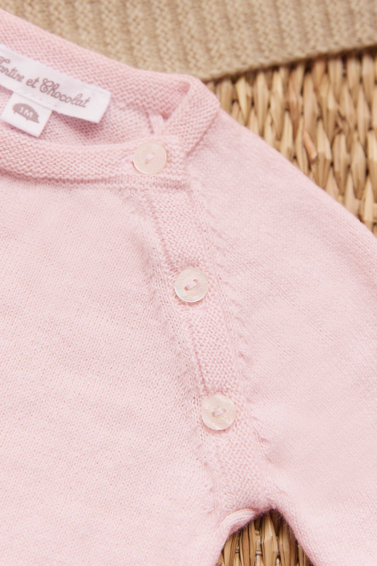 Pull - Rose pâle broderie lapin