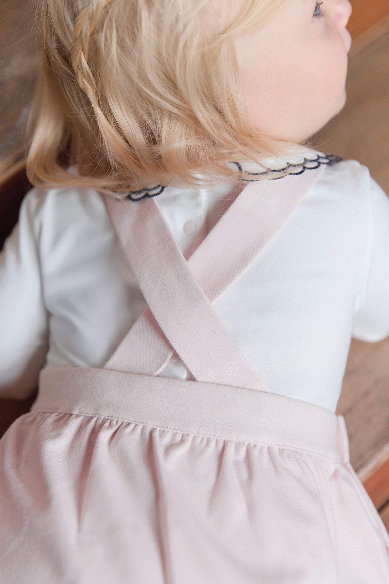 Robe - Rose pâle à bretelles croisées