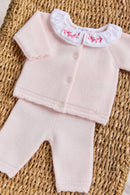 Outfit Lang - Blassrosa Rüschenkragen