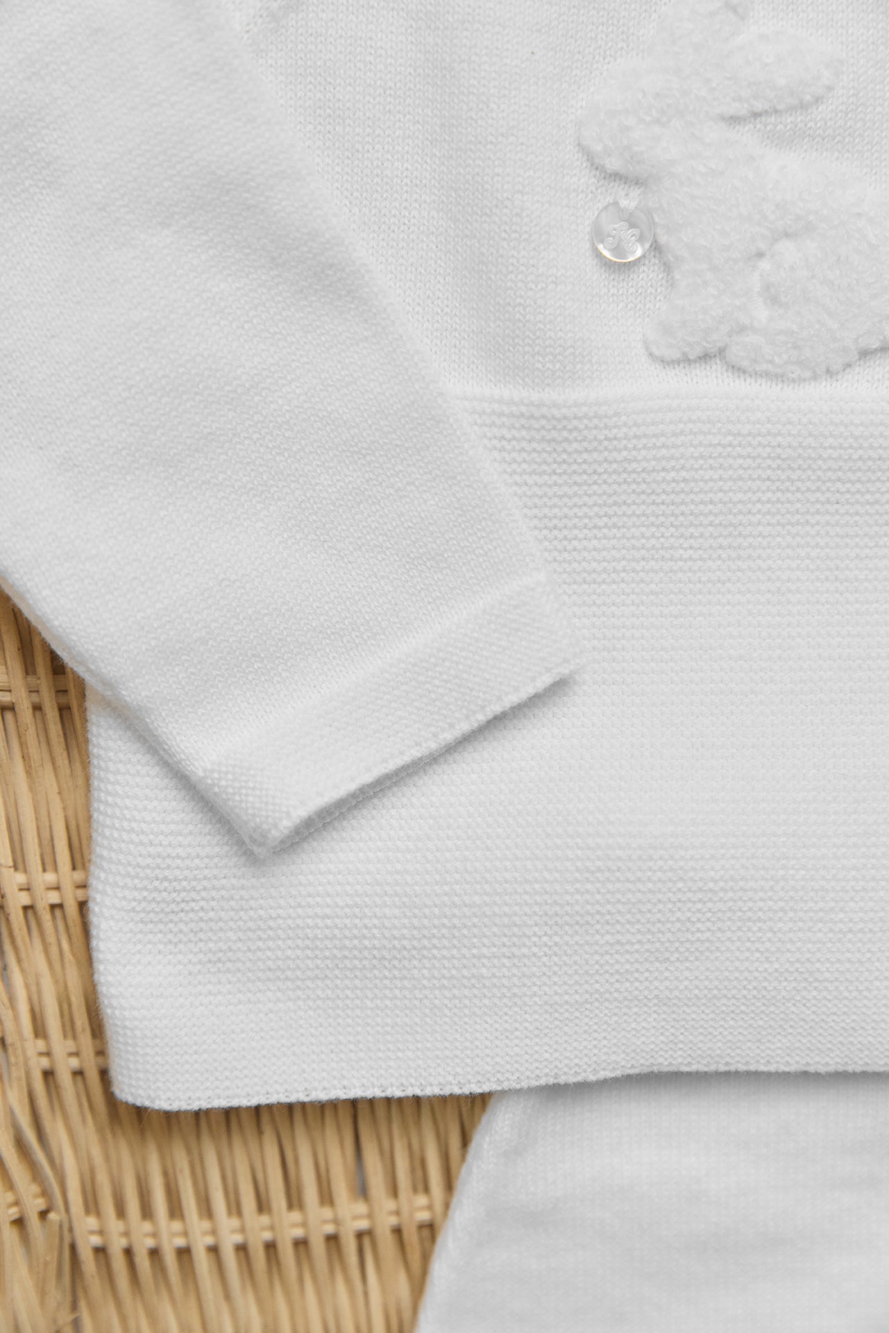 Outfit Lang - Ecru Stickerei Kaninchen