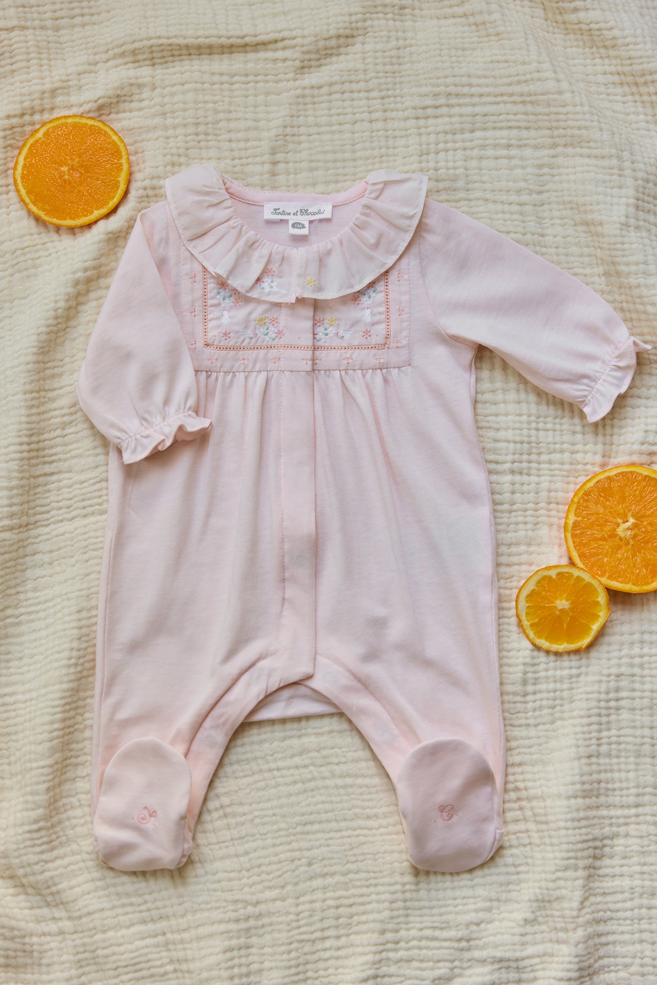 Pyjamas - Blassrosa Stickerei gesmokt