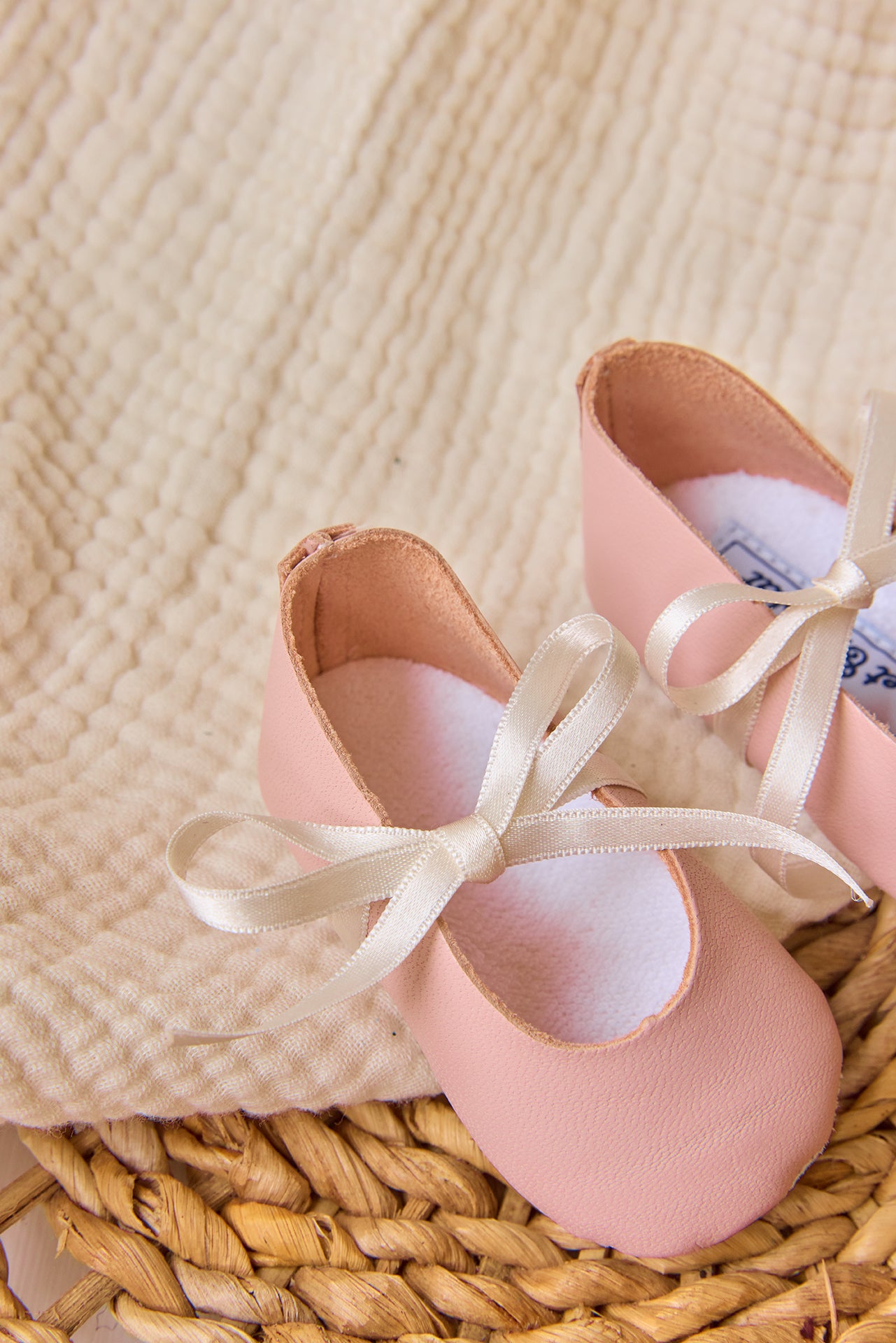 Slippers Ballerinas - Pale pink leather Ribbon
