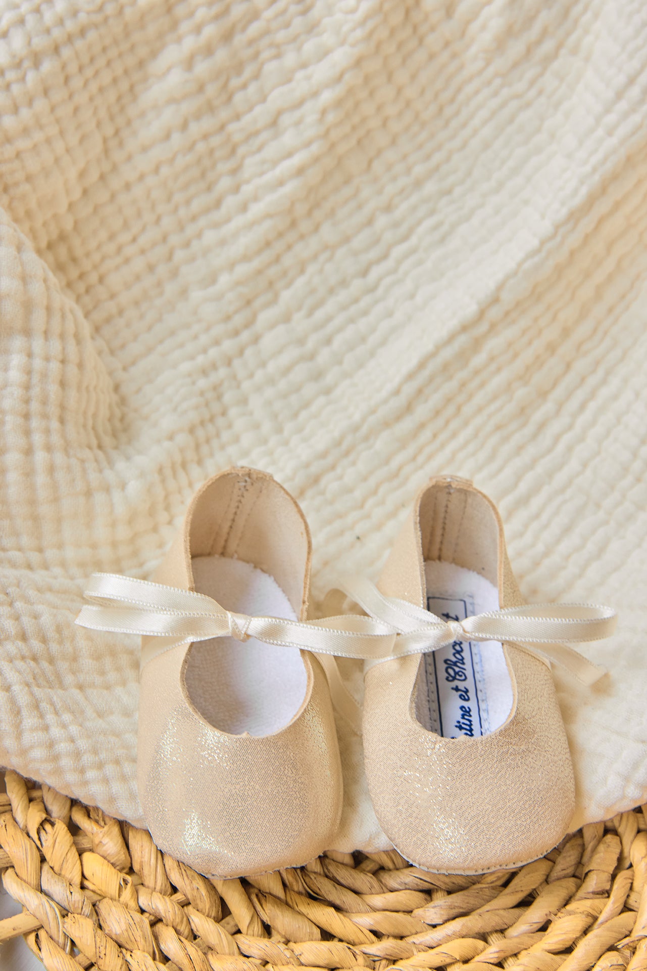 Slippers Ballerinas - Gold leather Ribbon