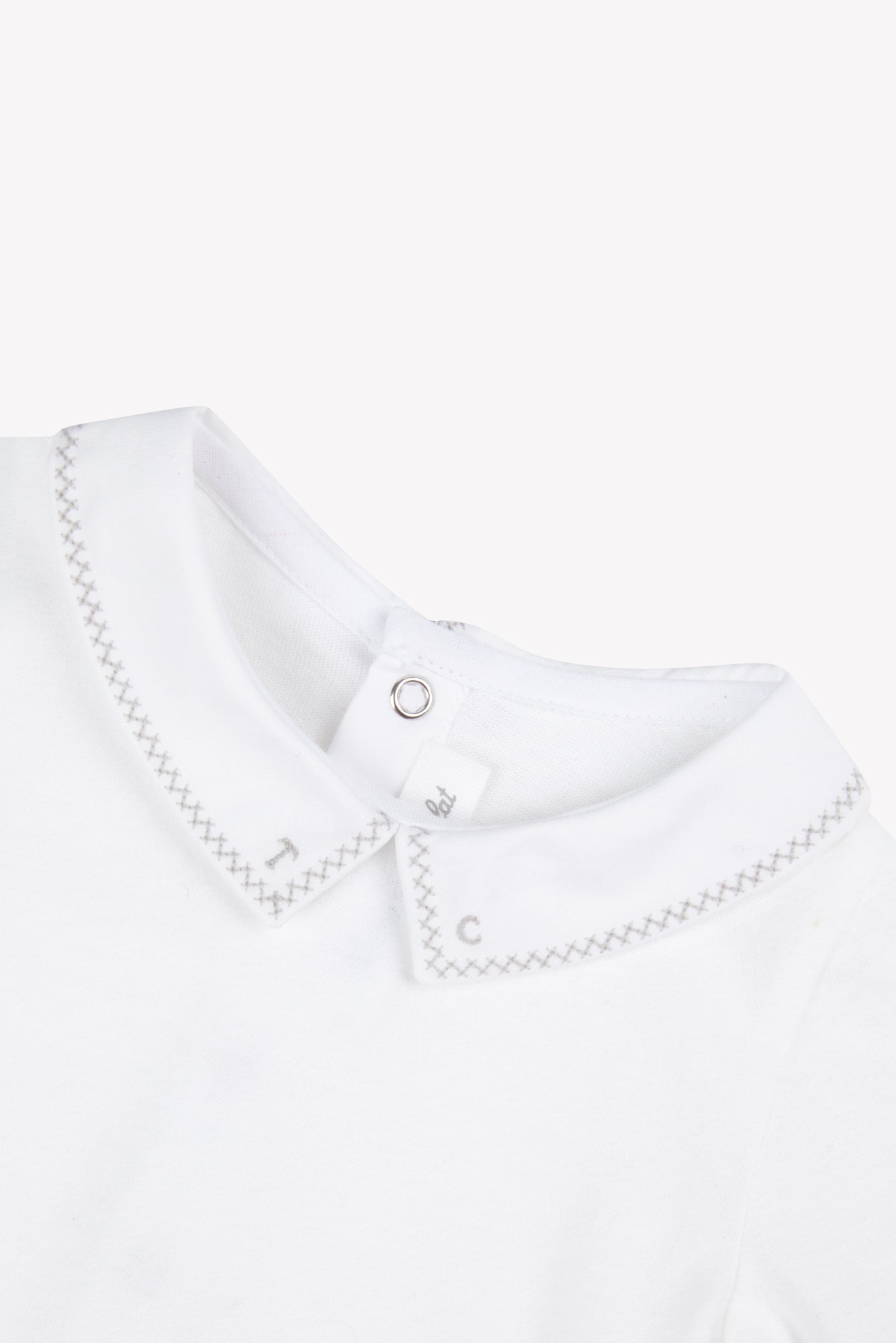 Body - Blanc coton col pointu broderie grise