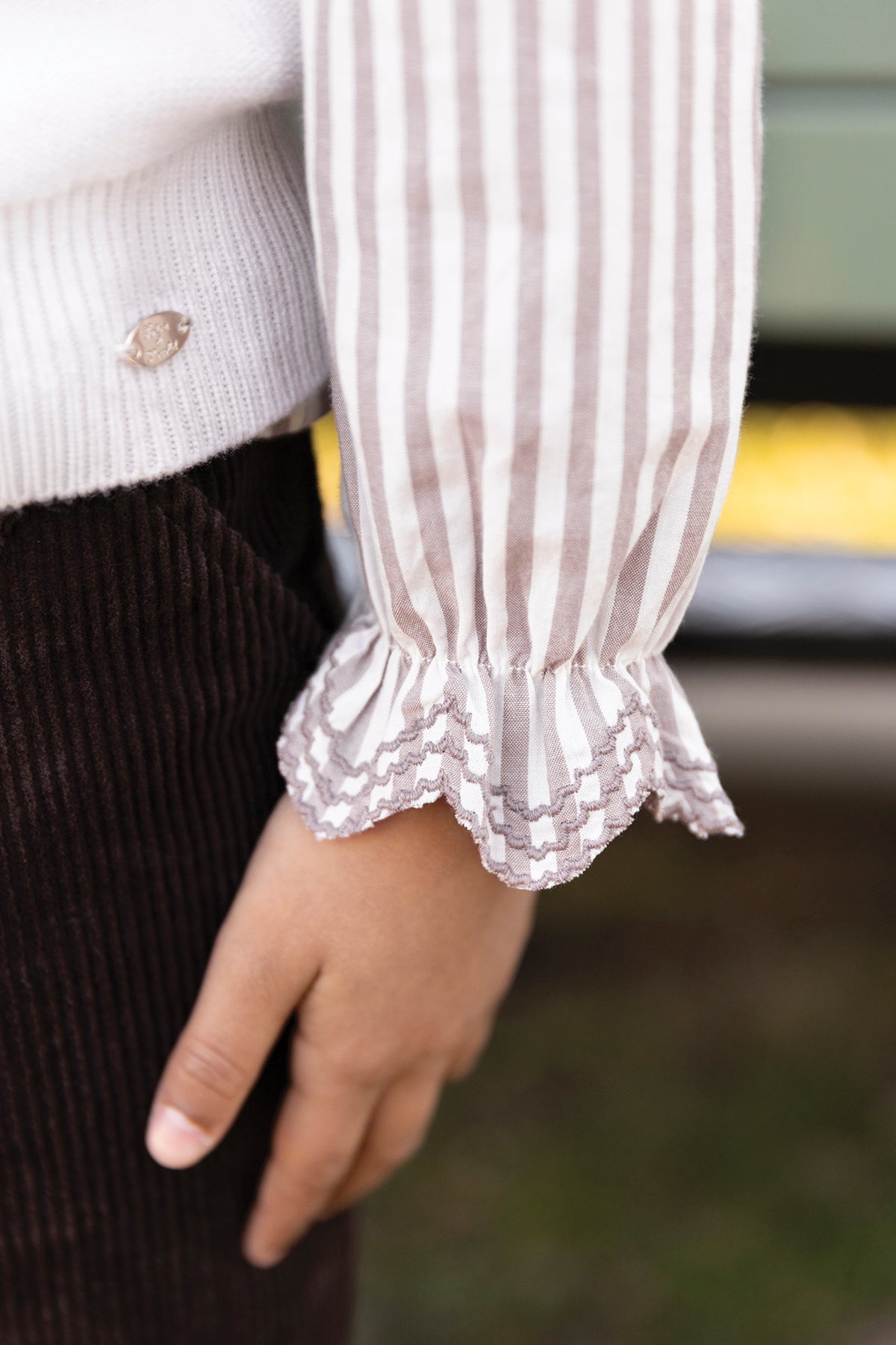 Blouse - Middenbeige gestreept kraag met ruches