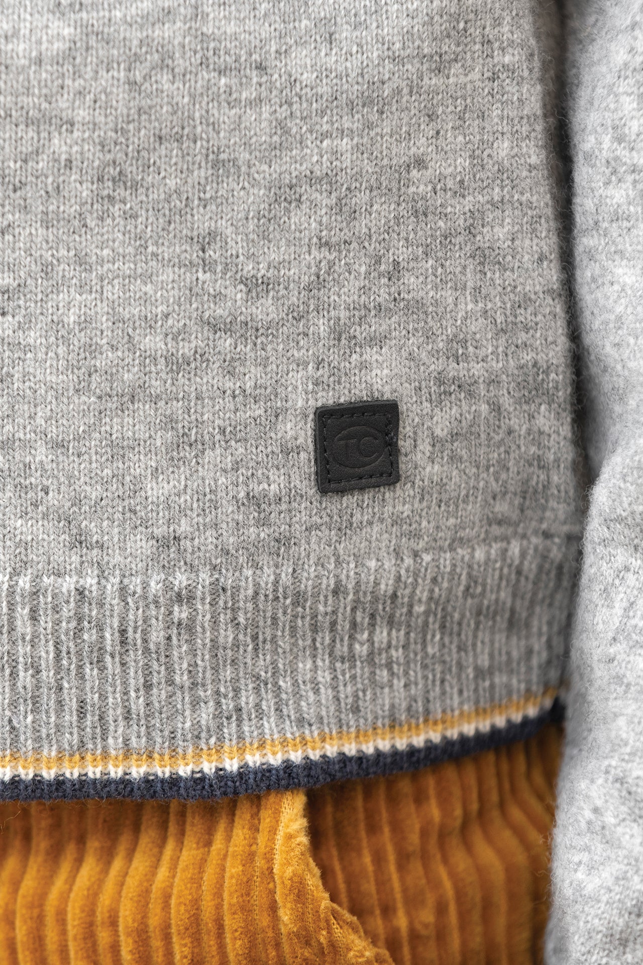 Cardigan - Grey heather Wool Hood Knitwear