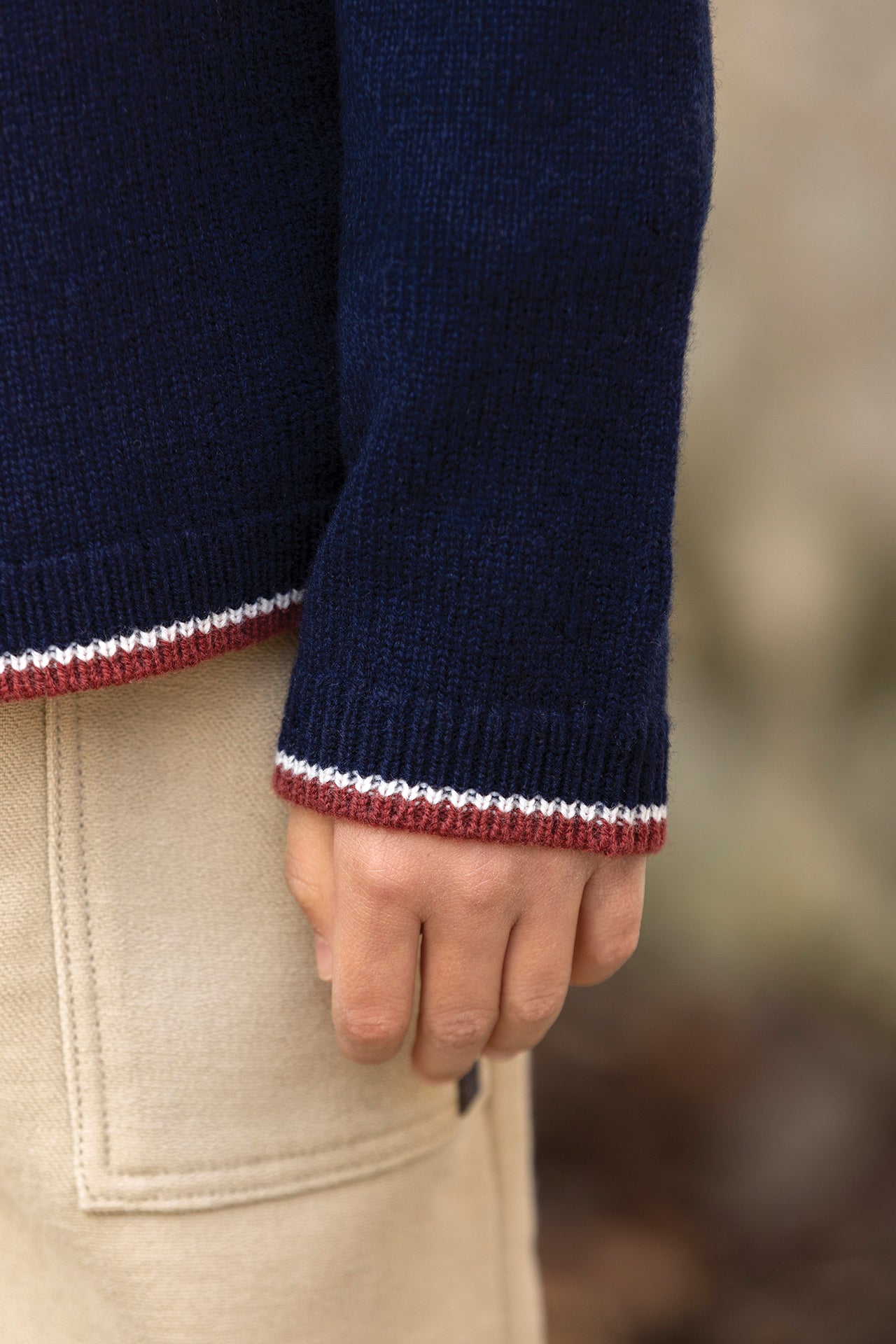 Pull - Marine laine broderie chevalier