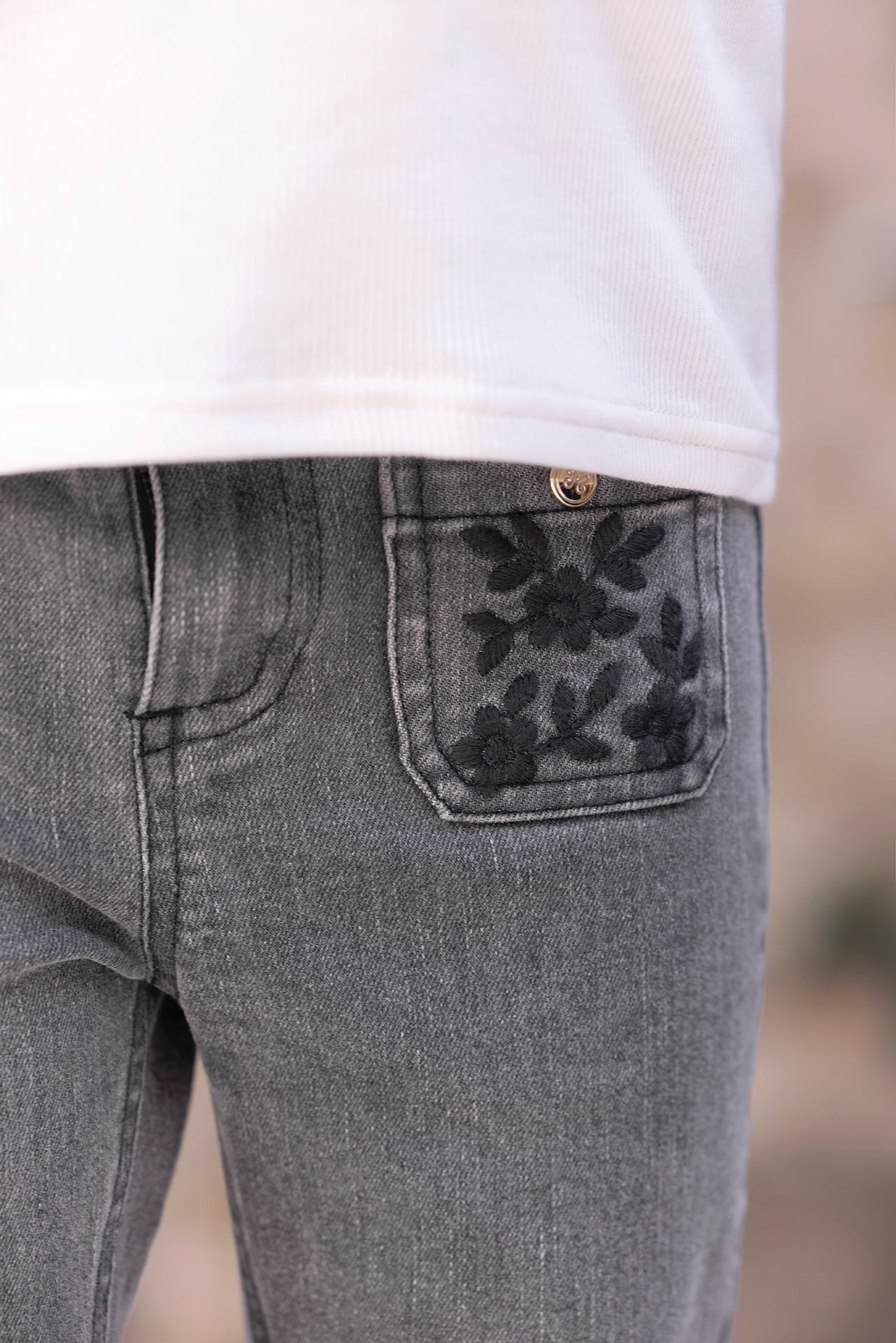 John - Grey cotton heather Embrodery