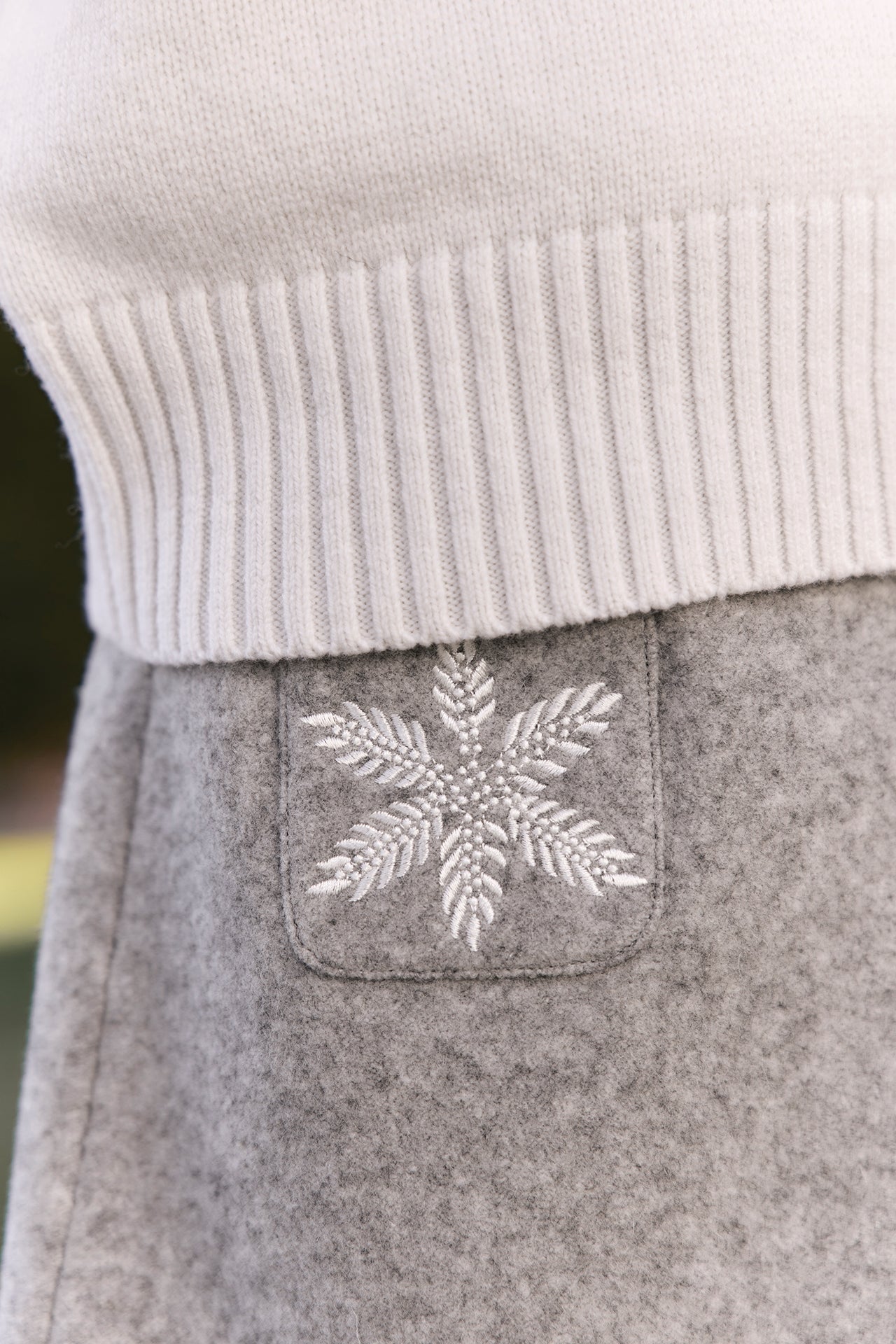 Jupe - Gris chiné laine broderie flocons