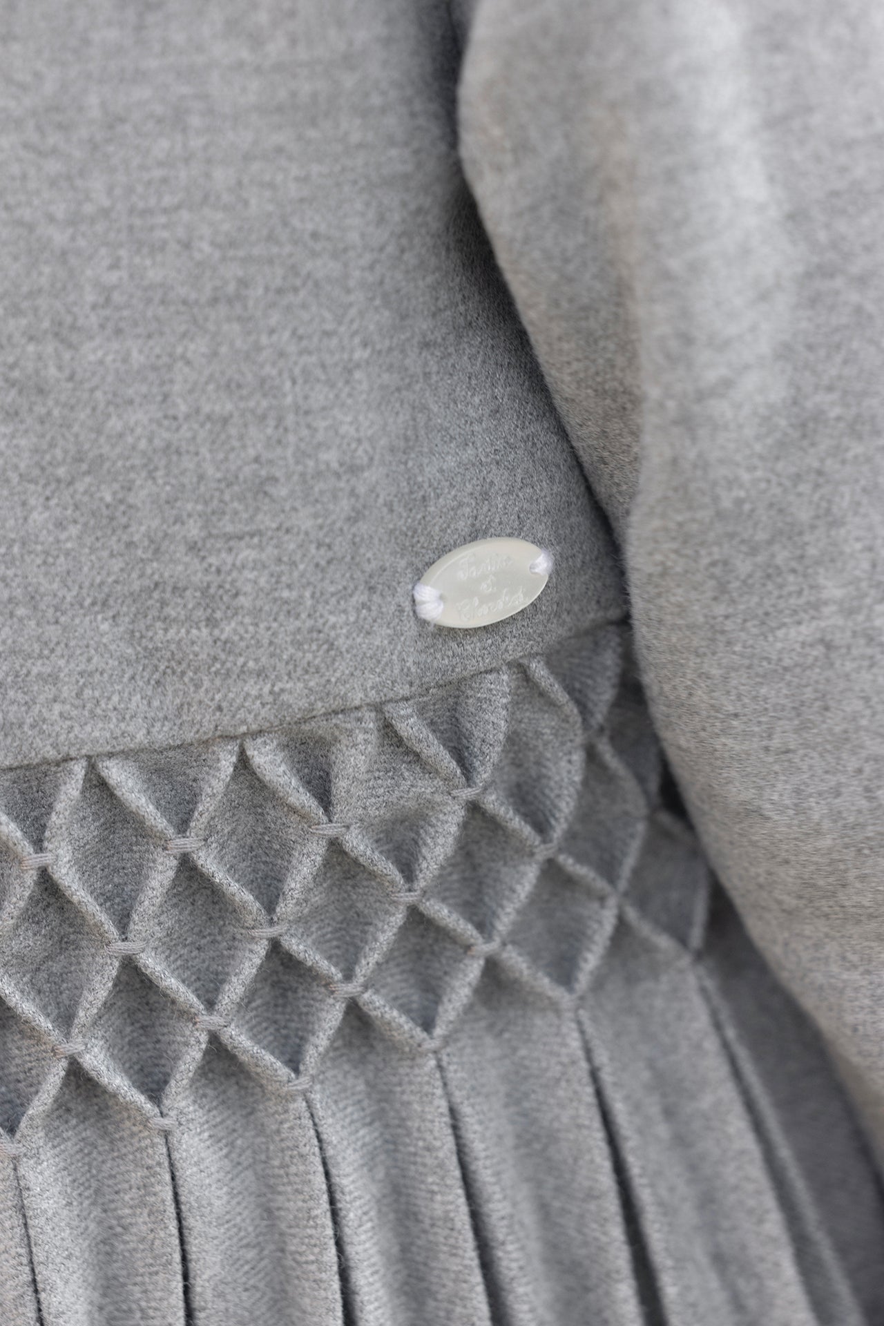 Vestito - Grigio medio Colletto Girocollo Pieghe piatti