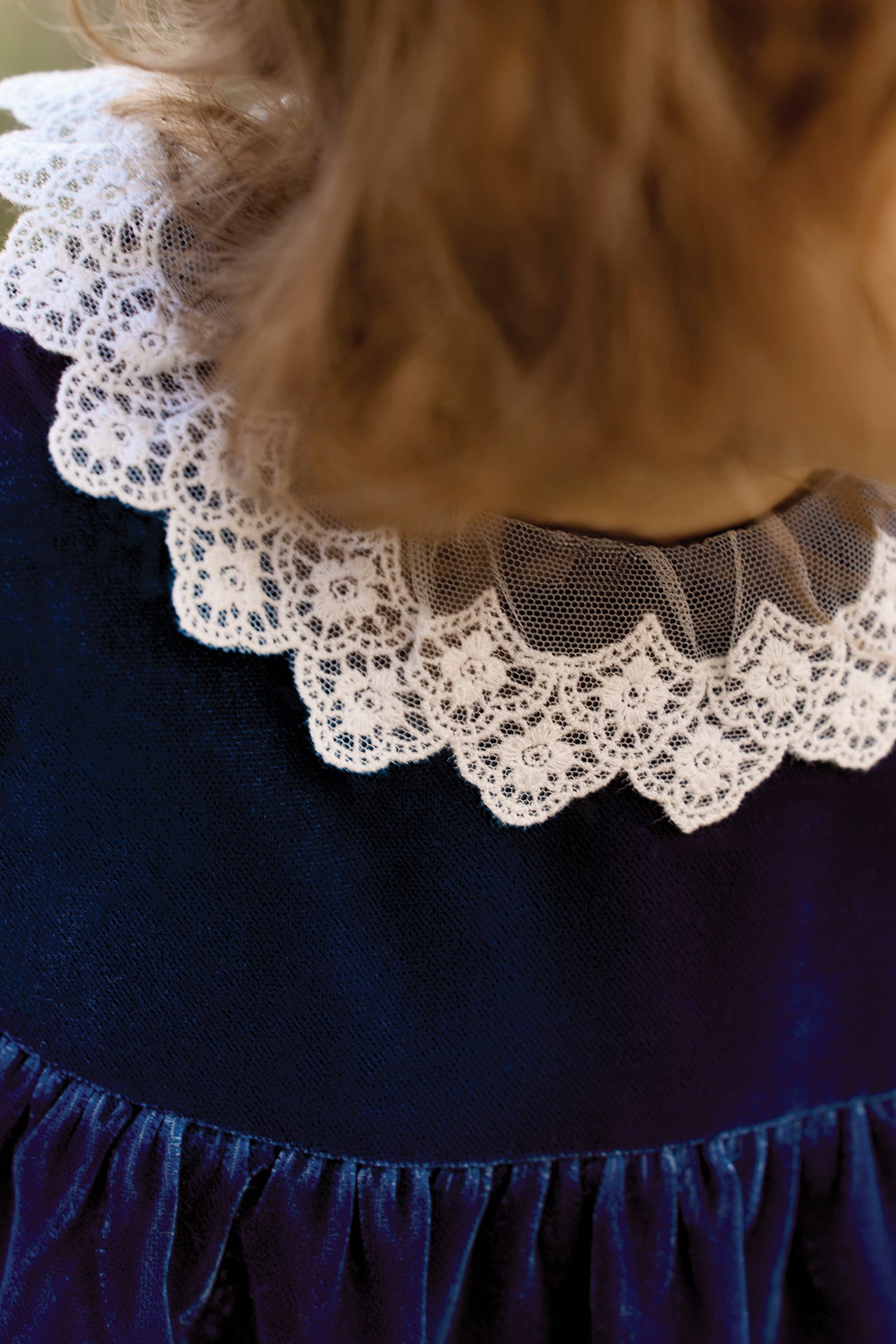 Vestido - Azul marino Terciopelo Cuello Encaje