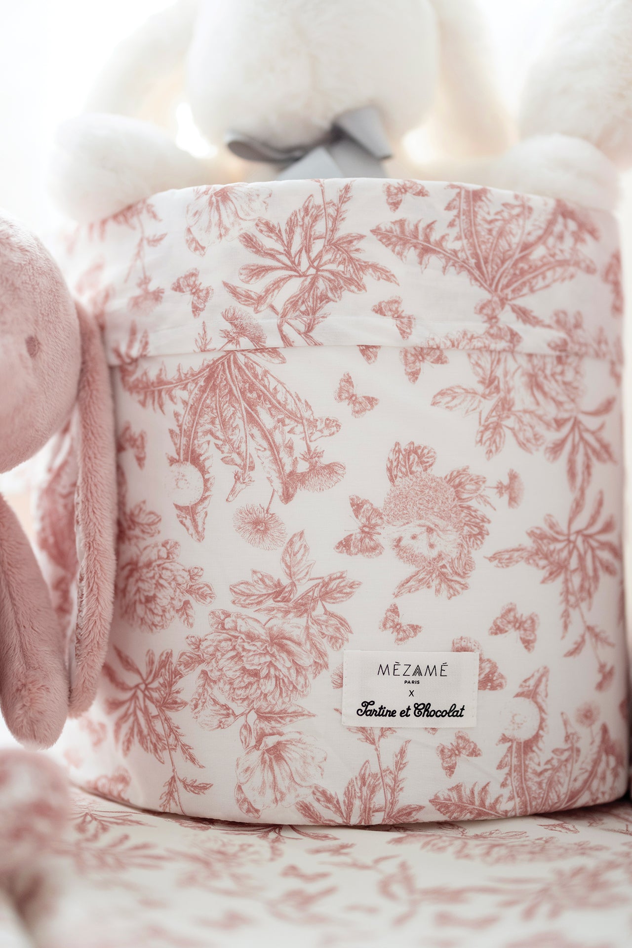 Small Basket Toile De Jouy Pink M zam X Tartine Et Chocolat Unisex small-basket-toile-de-jouy-pink-m-zam-x-tartine-et-chocolat-unisex