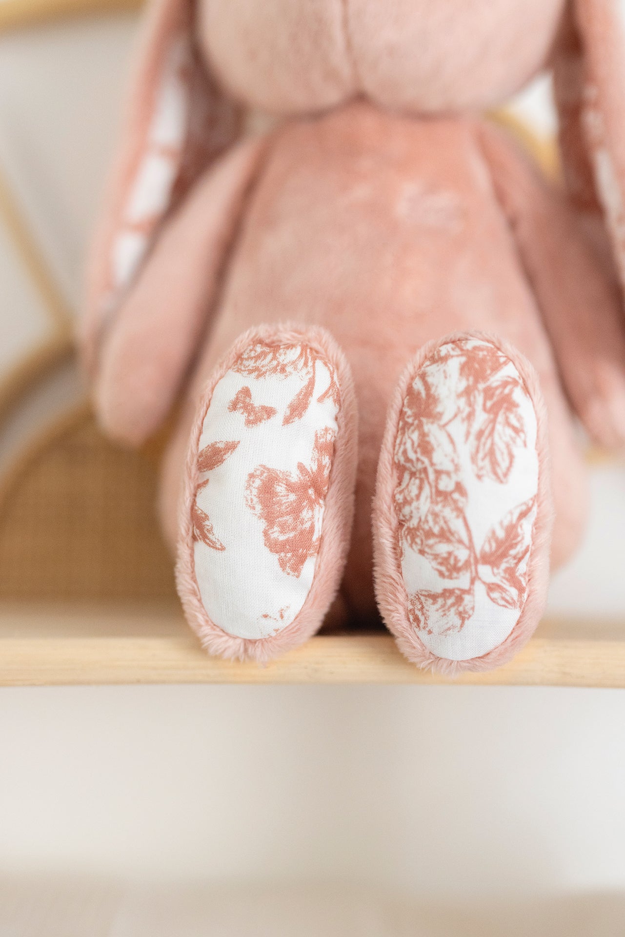 Augustine the Rabbit - Toile de Jouy Pink 25cm unisex | Tartine et