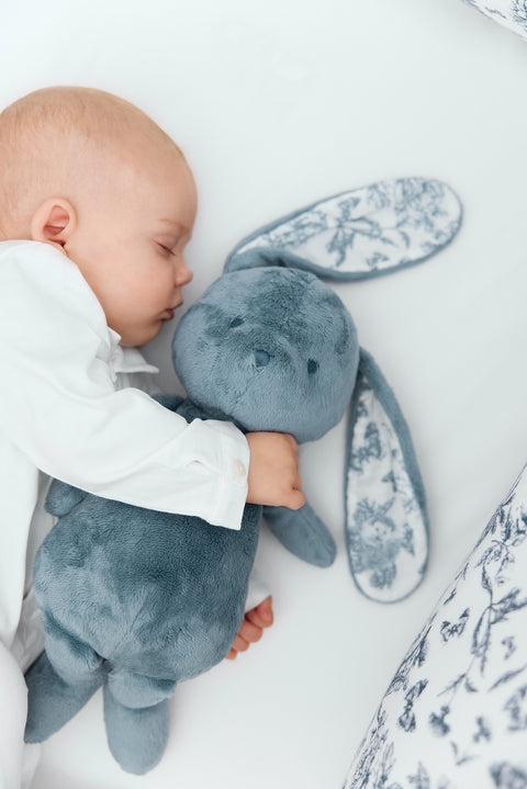 Augustin le Lapin - Imprimé inspiration Toile de Jouy bleu 25cm - Image principale