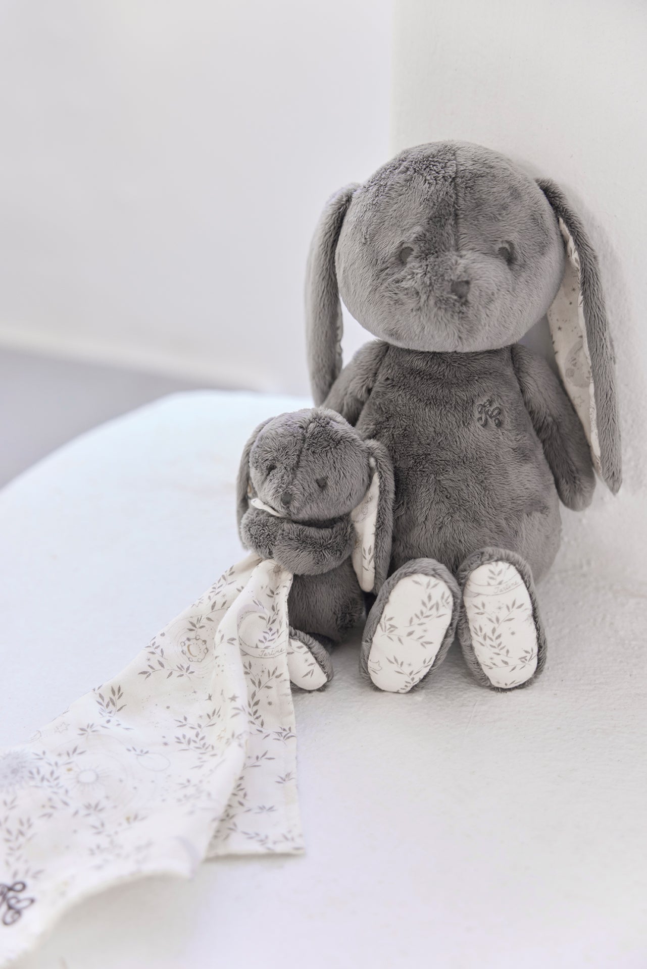 Augustin the Kaninchen - Doudou Grau DruckSternenstern