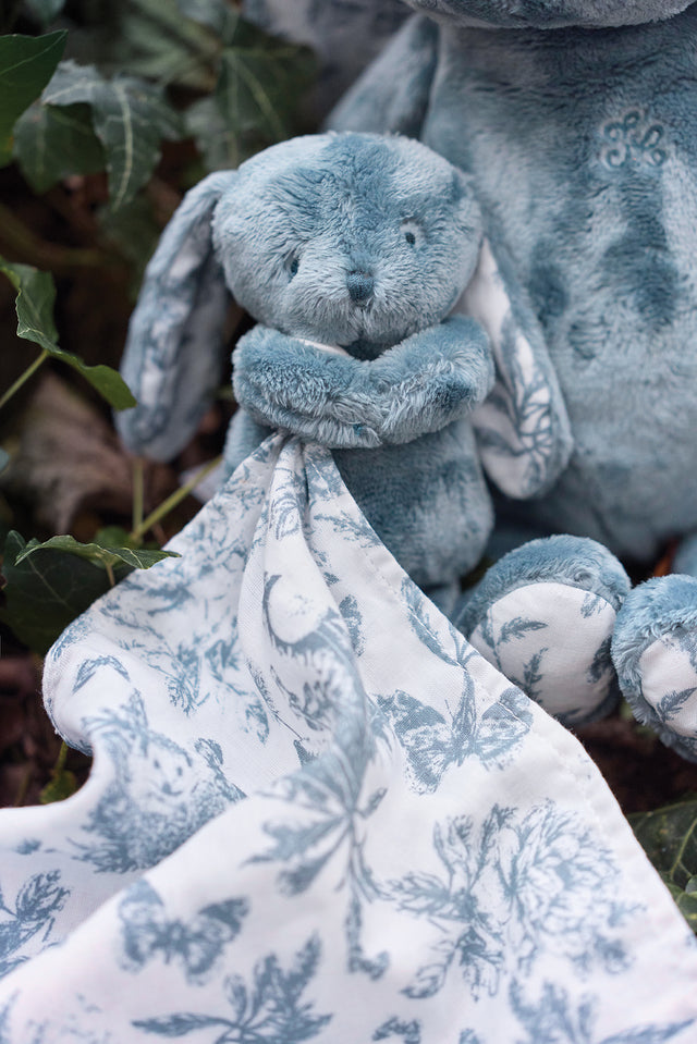 Augustin le Lapin - Doudou imprimé inspiration Toile de Jouy bleu - Image principale