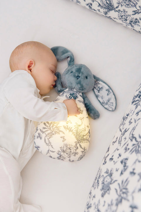 Augustin le Lapin veilleuse musicale - Imprimé Toile de Jouy bleu - Image principale