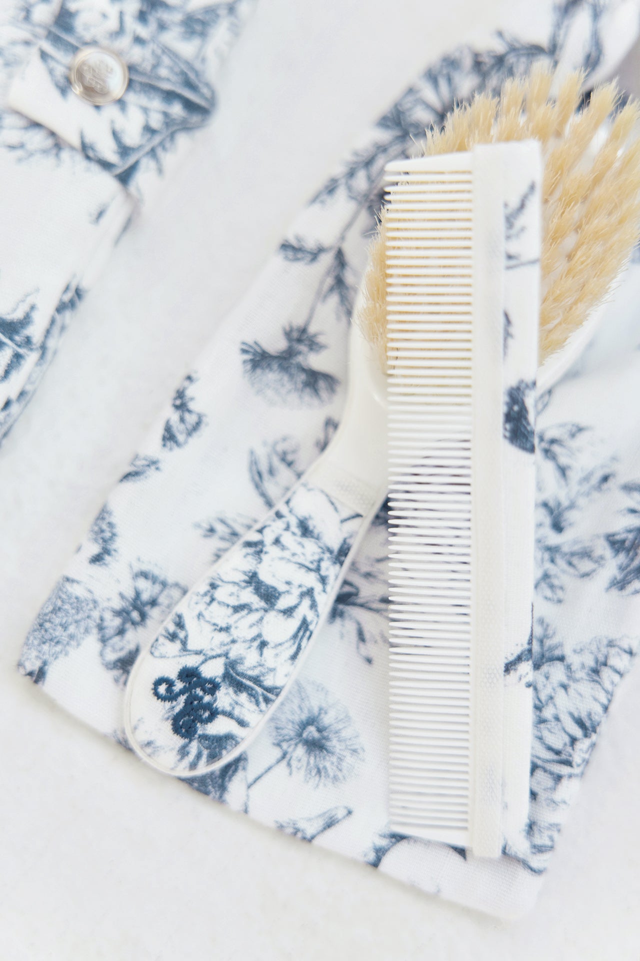 Brosse et peigne - Imprimé inspiration Toile de Jouy bleu