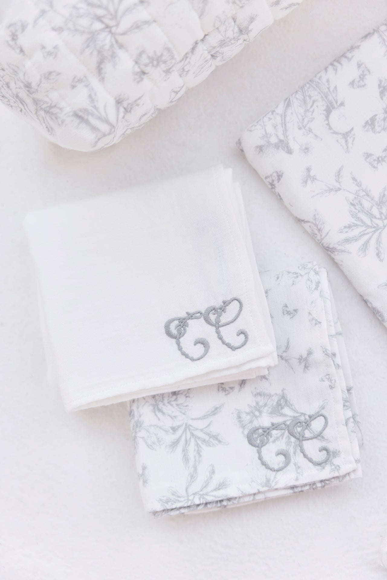 Set de 2 Langes - Imprimé inspiration Toile de Jouy gris