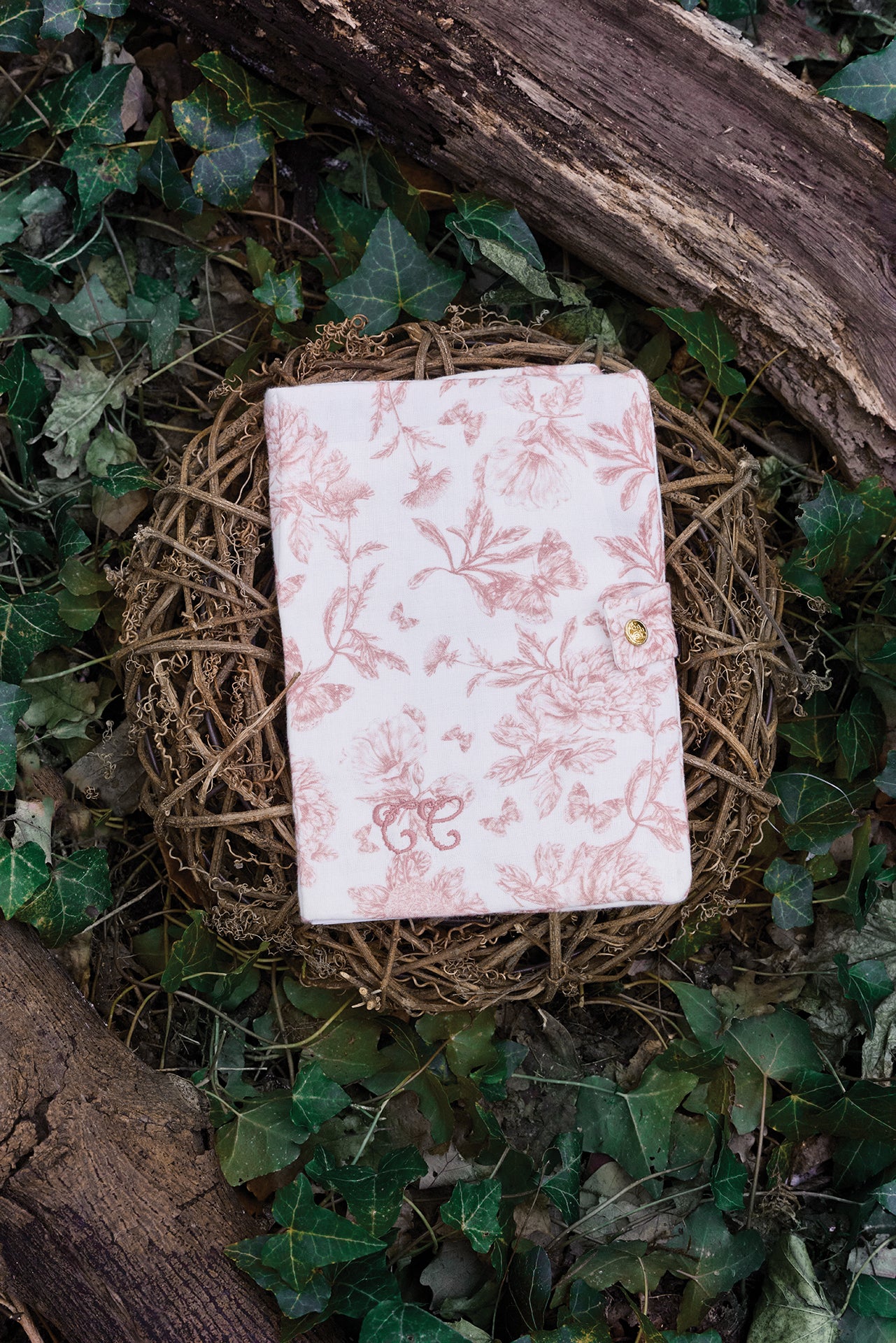 Housse de carnet de santé - Imprimé inspiration Toile de Jouy rose