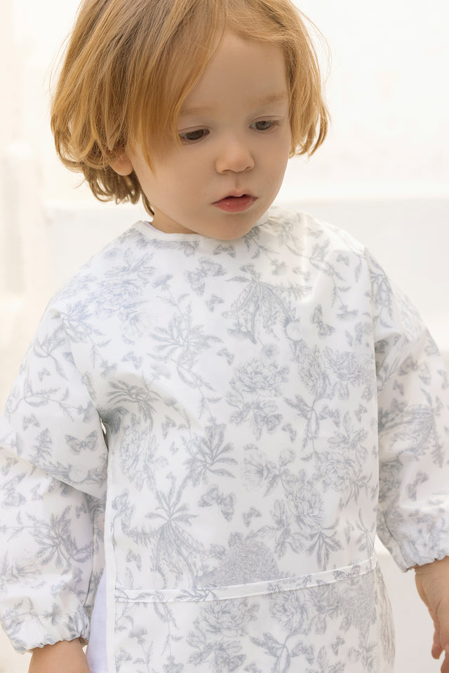 Bavoir à manches toile enduite - Imprimé inspiration Toile de Jouy gris - Image principale