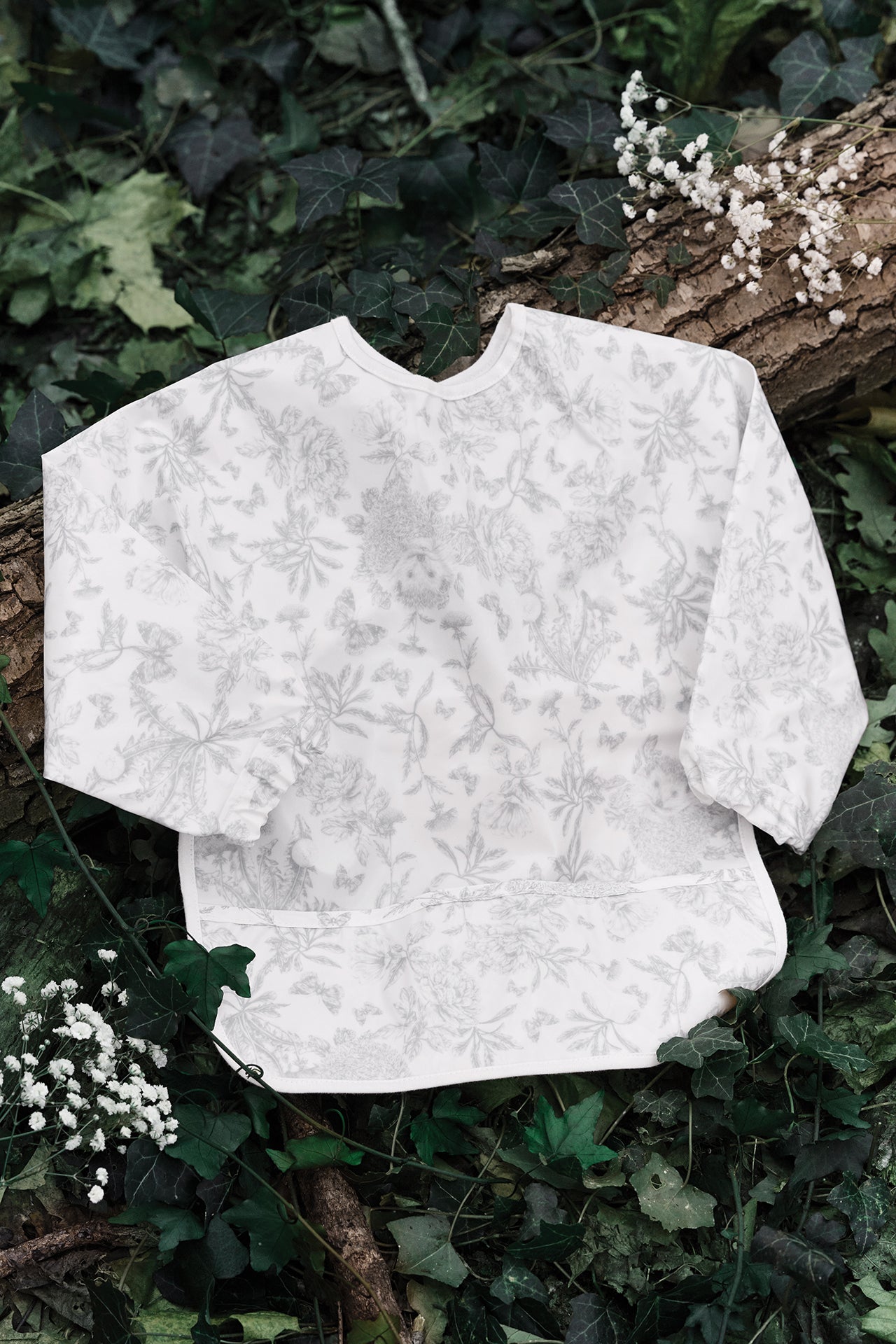 Bavoir à manches toile enduite - Imprimé inspiration Toile de Jouy gris